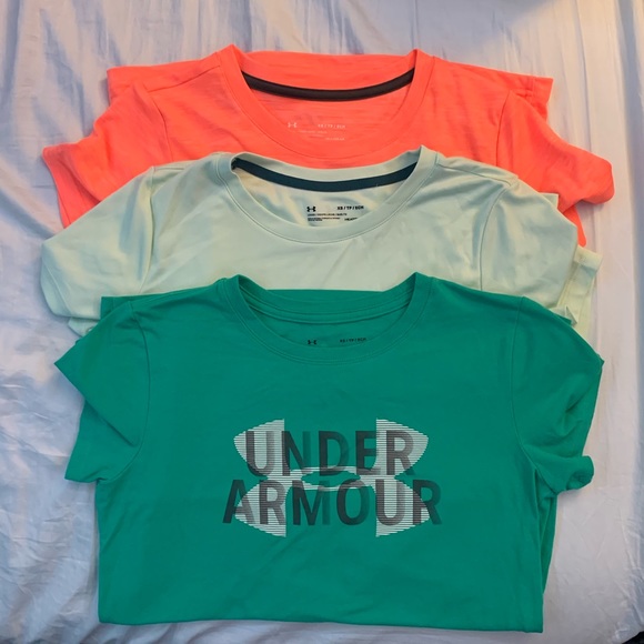 Under Armour Tops - 3 Under Armour short sleeve tees